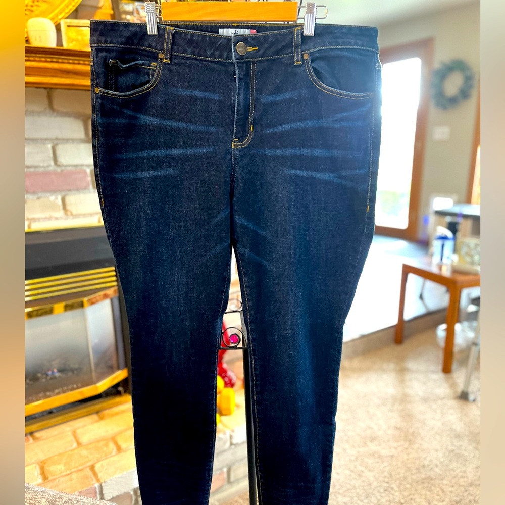 CAbi Skinny Curvy Jeans Denim Size18